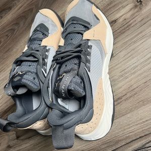 Women’s Jordan’s 10.5